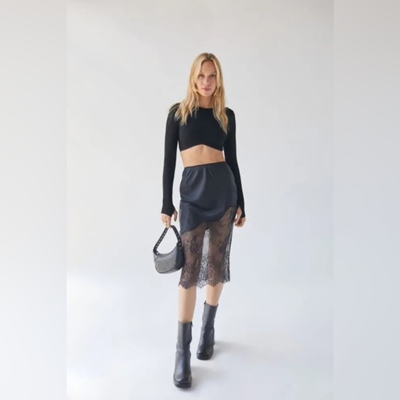 Urban Outfitters Out from Under Mara Longsleeve Black Bra Top w/ thumb holes - Picture 4 of 4